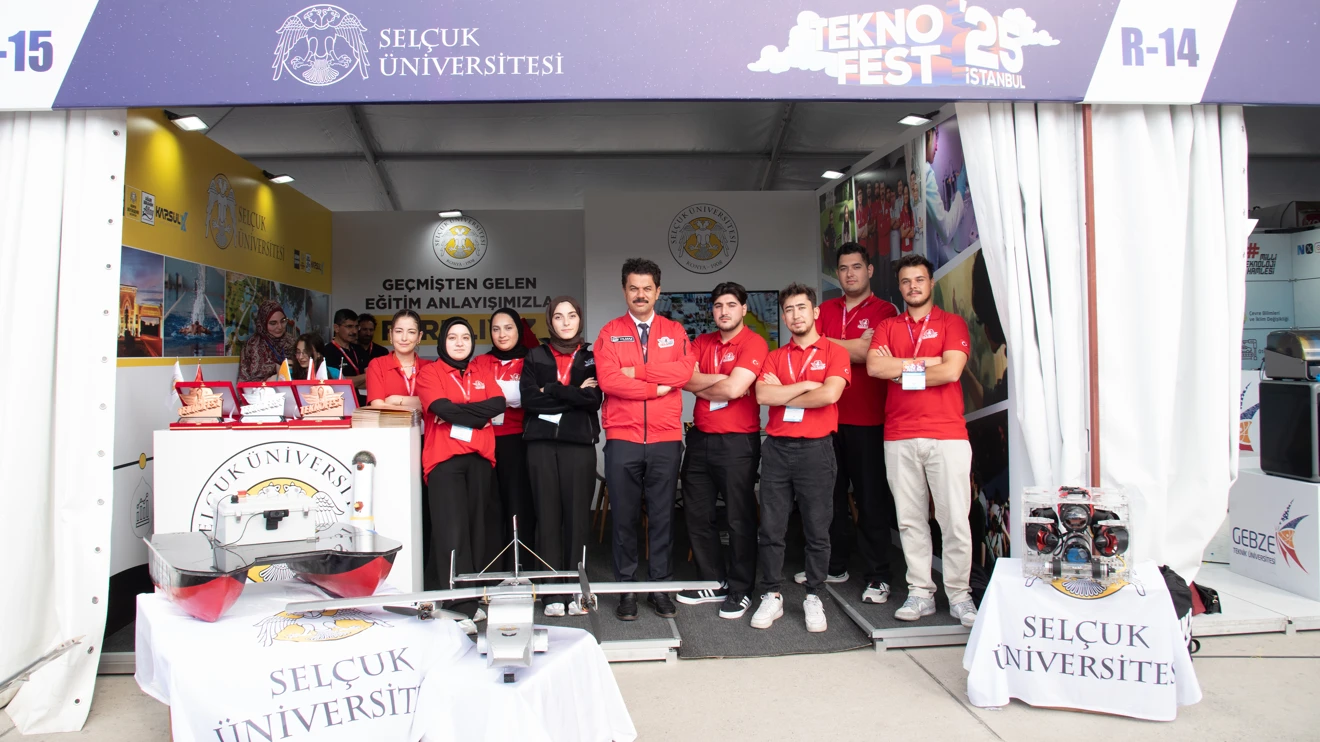 Rektör Yılmaz, TEKNOFEST İstanbul’da öğrencilerle buluştu